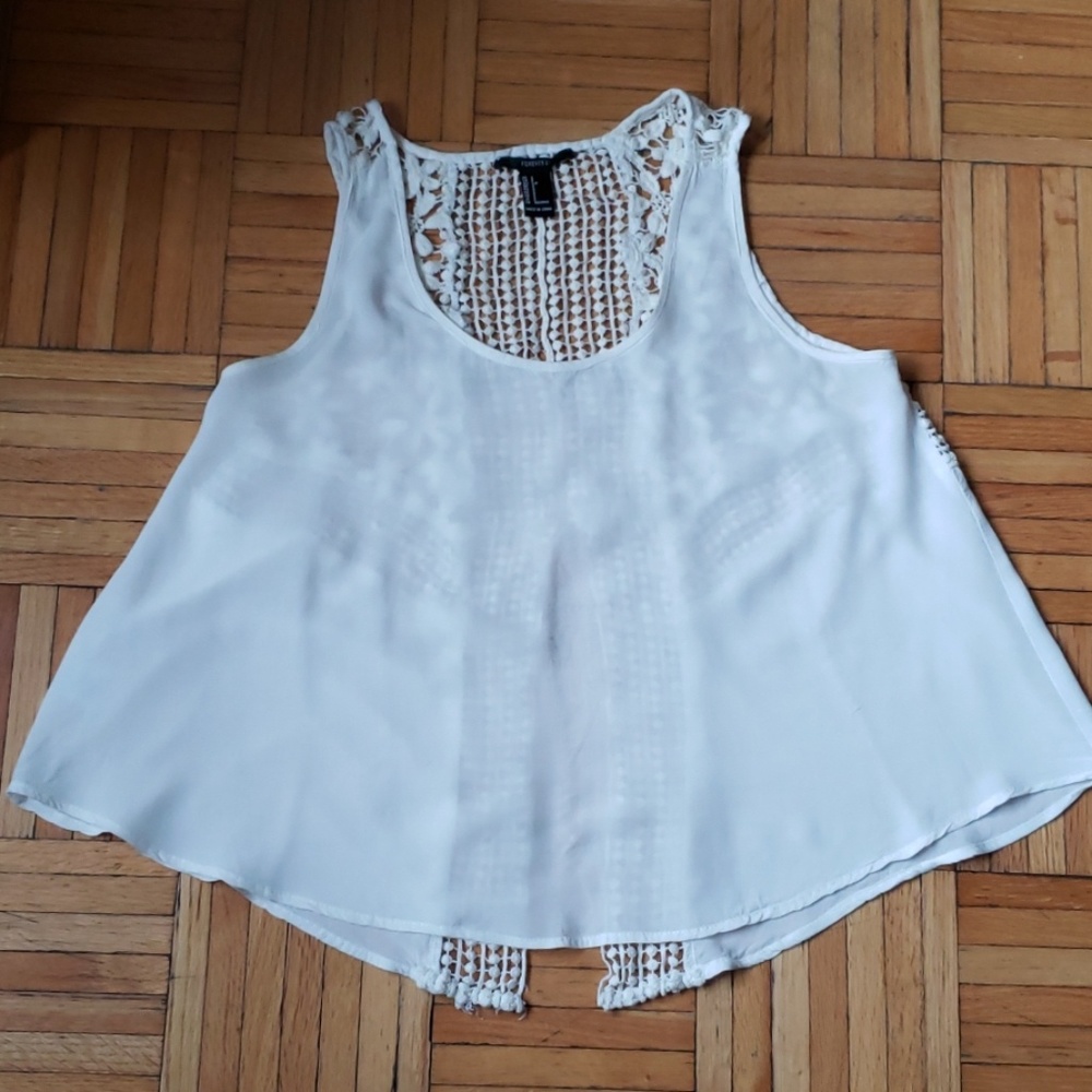 Last chance!Beautiful Forever 21 Crochet Back Tank